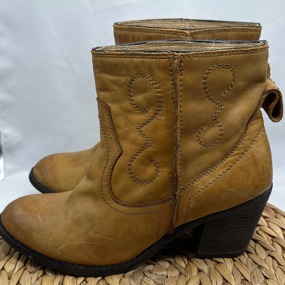 Seychelles Stylish Western Tan Leather Ankle Boots - Picture 3 of 9